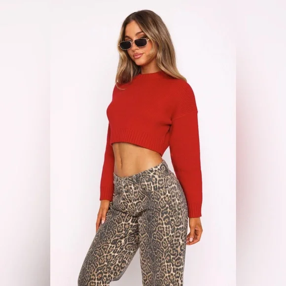 White Fox Boutique Slouch Around Cropped Knit Sweater Red Size M/L - Picture 2 of 6